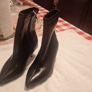 Elegant Black Ankle Boots